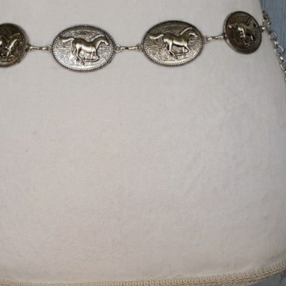 Silver Tone Horse Cabochon Adjustable Hip Belt. EUC! - Picture 3 of 6
